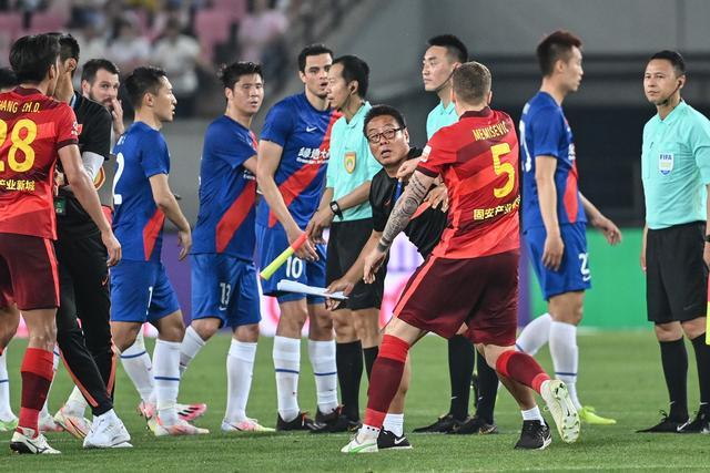 内马尔：离开巴萨前梅西说他会让我成为世界最佳